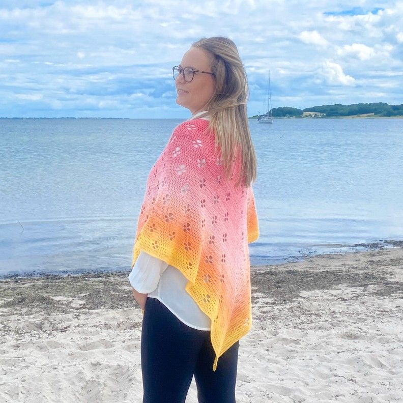 Flying Flowers - Poncho - Image 4