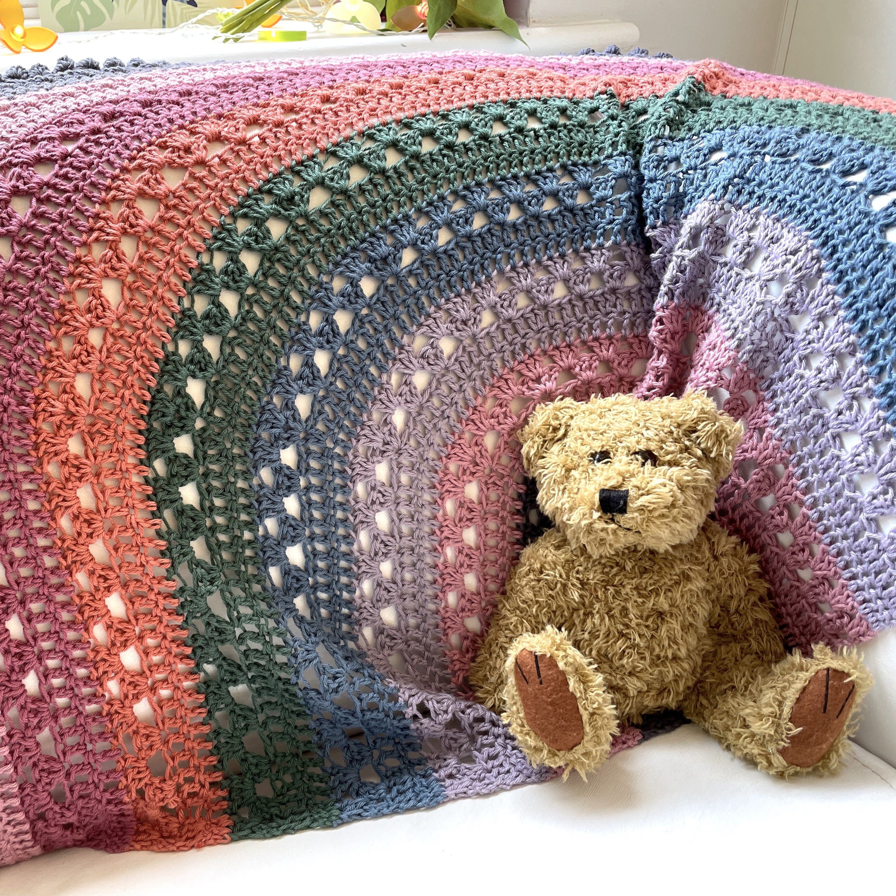 Granny Over the Rainbow - Blanket - Image 3