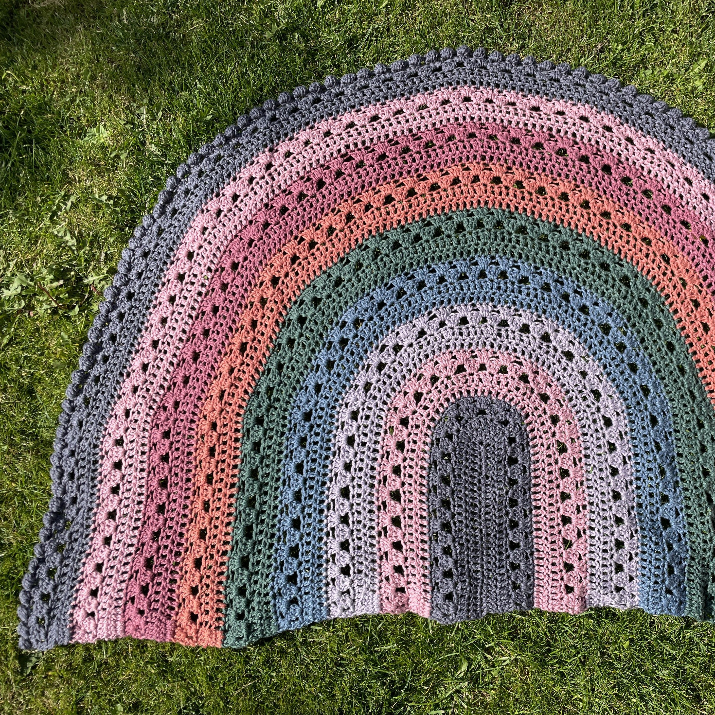 Granny Over the Rainbow - Blanket - Image 4