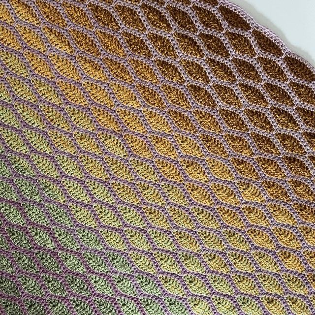 Garden of Honey - Shawl - Image 5