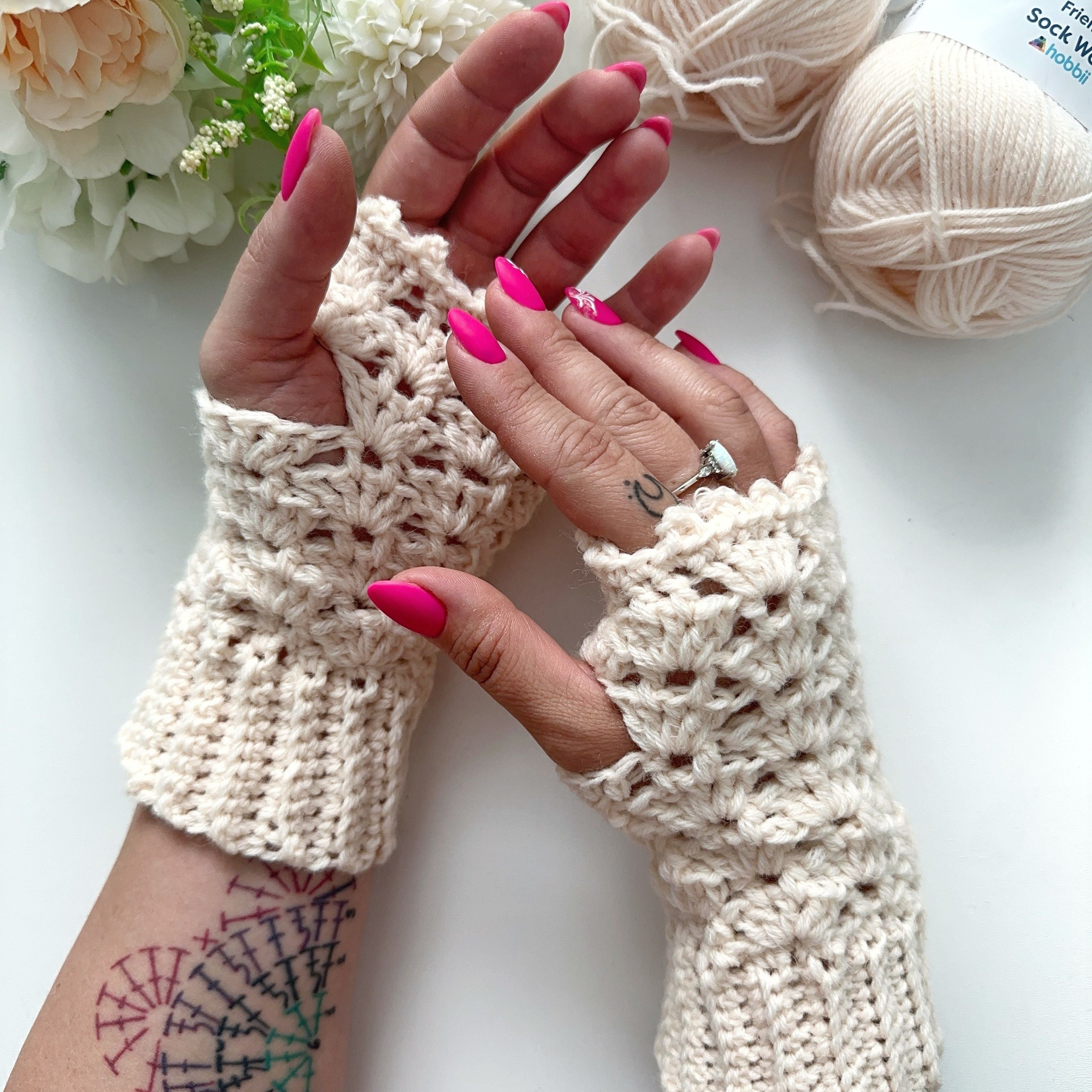 Icy Thistle - Fingerless Gloves - Image 4