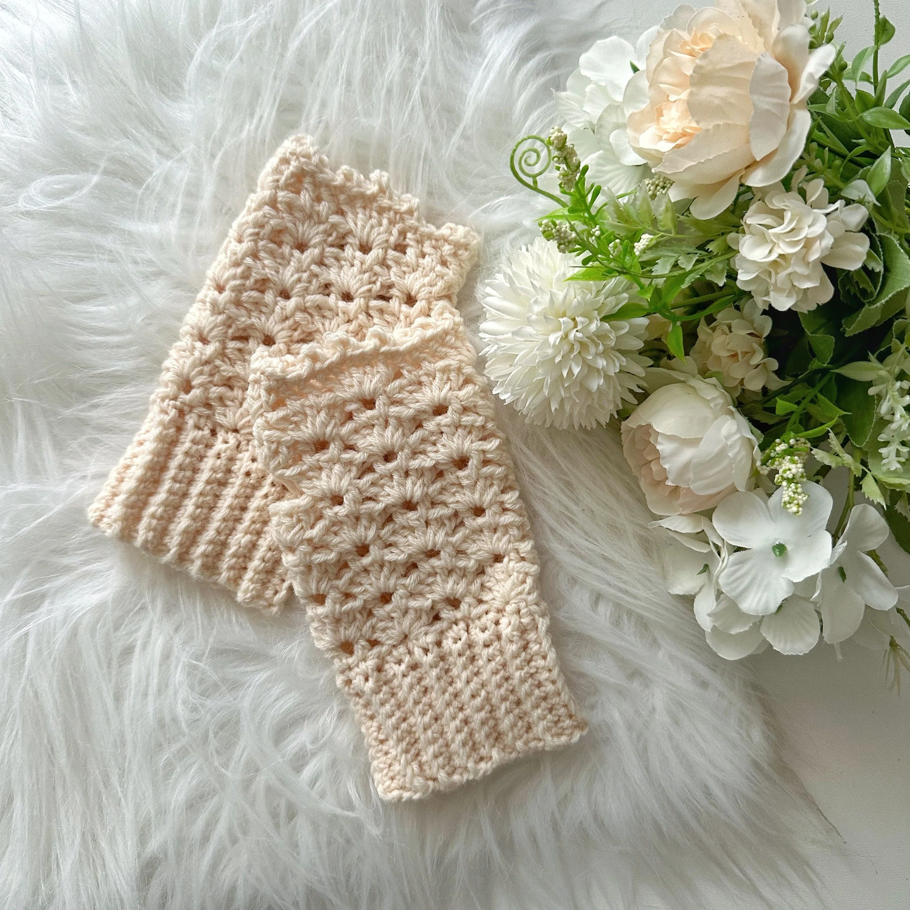 Icy Thistle - Fingerless Gloves - Image 6