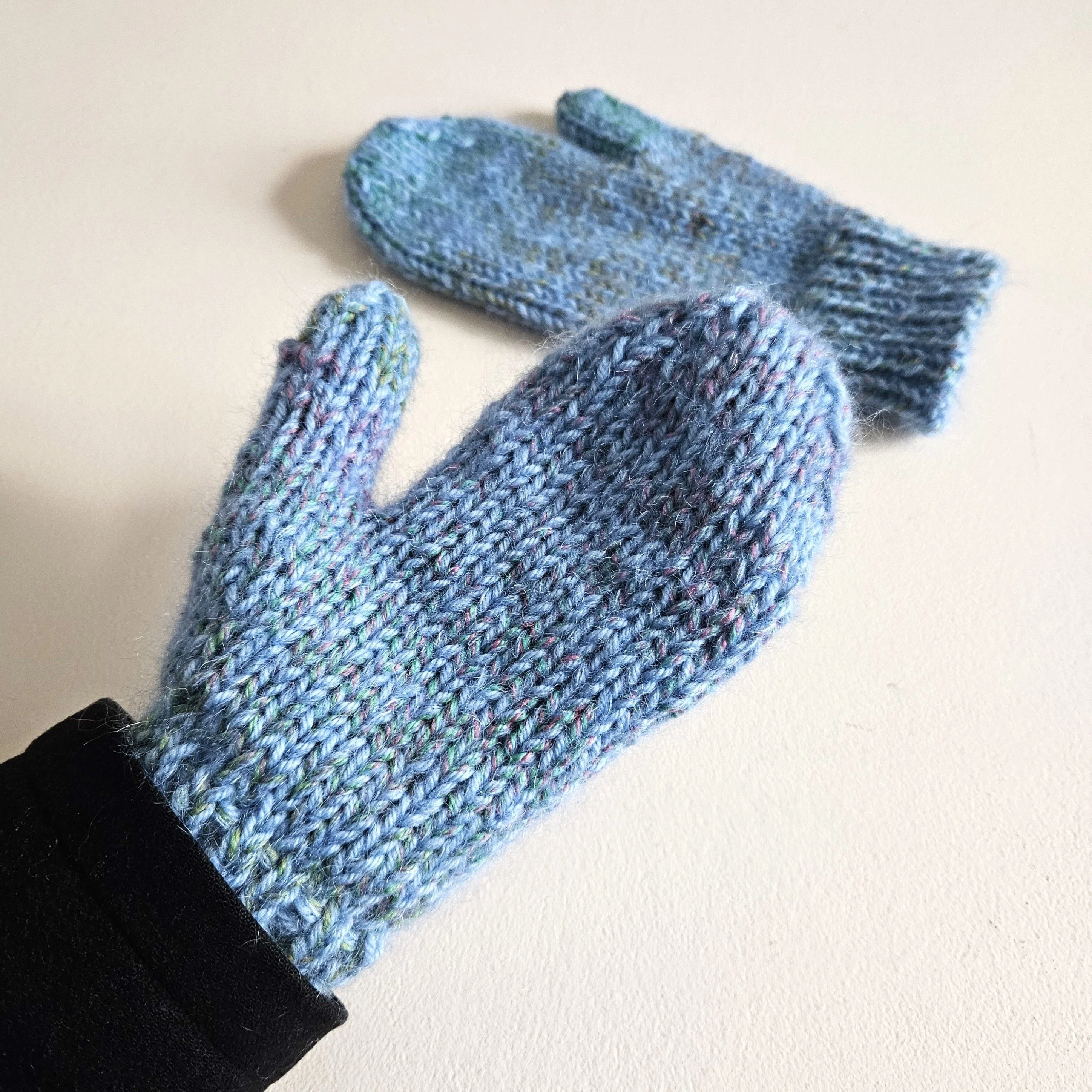 Chunky Hat and Mittens - Image 5