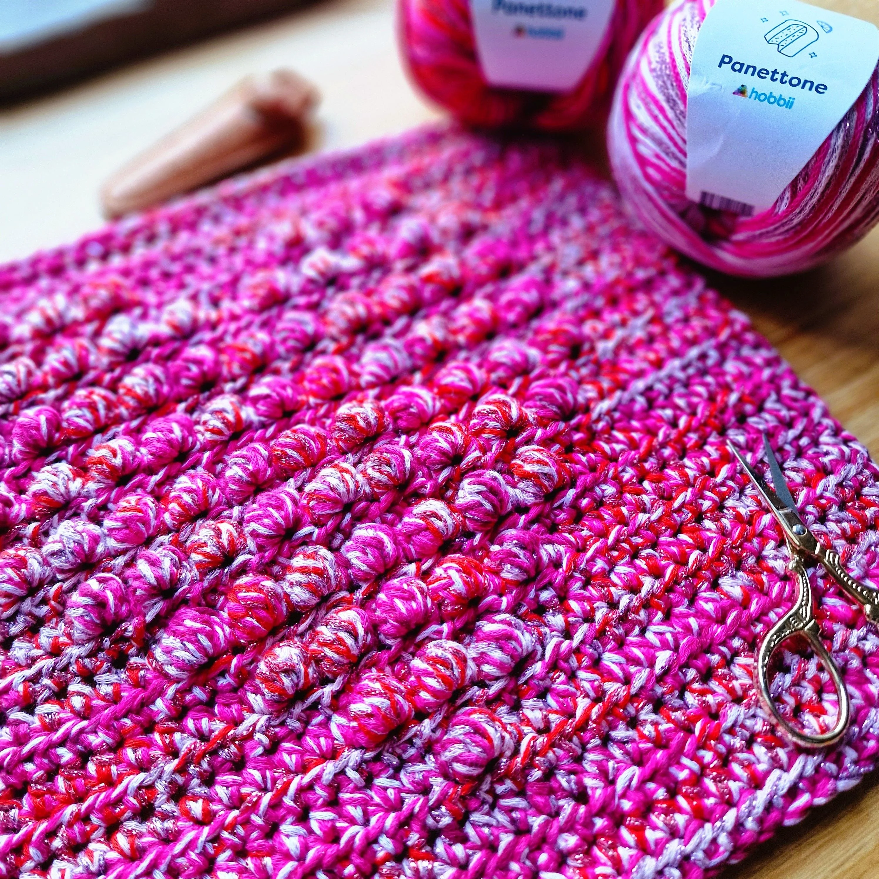 One L O V E - Wall Hanging - Image 4